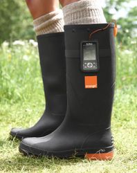 thermoelectric-orange-power-wellies-generate-electricity-2